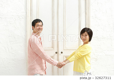 ミドル、シニア夫婦、カップル 健康、幸福、幸せイメージ ミドル、シニア夫婦、カップル 健康、幸福、幸せイメージ 32627311