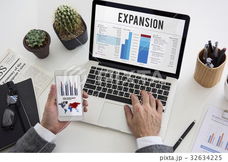 Data Management Perfomance Graph Concept Data Management Perfomance Graph Concept 32634225