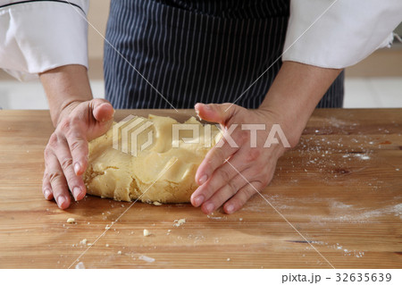 kneading dough kneading dough 32635639