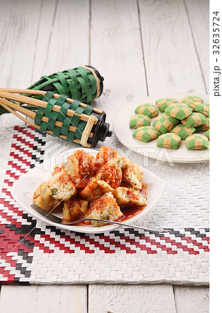 cucuk sayur and checker cookies 32635724