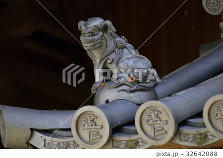 建仁寺　三門（望闕楼）屋根の獅子 32642088