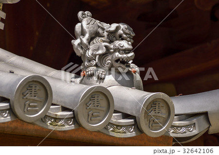 建仁寺　三門（望闕楼）屋根の獅子 32642106