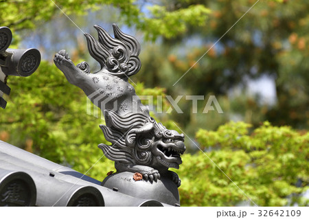 建仁寺 三門(望闕楼)屋根の獅子 建仁寺 三門(望闕楼)屋根の獅子 32642109