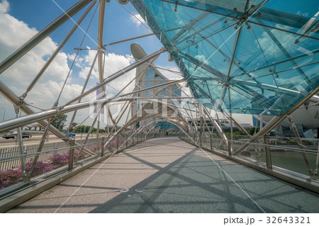 Helix bridge in Marina Bay, Singapore 32643321