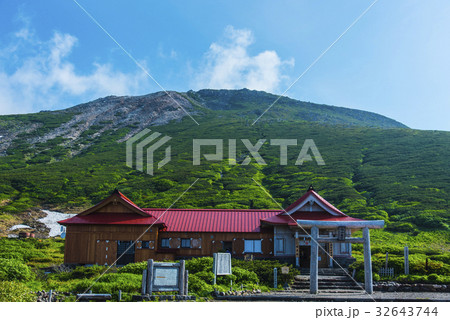 白山奥宮と御前峰山頂 白山奥宮と御前峰山頂 32643744