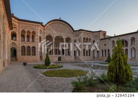 Tabatabaei House in Kashan, Iran Tabatabaei House in Kashan, Iran 32645104