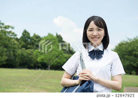 女子高校生 夏服 通学 女子高校生 夏服 通学 32647925