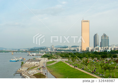 Hangang river in Seoul in summer in Korea 32648987