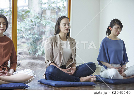 座禅体験　外国人 32649546