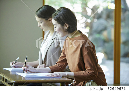 写経体験　外国人 32649671