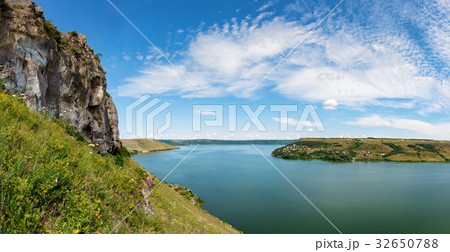 River canyon with green hills 32650788