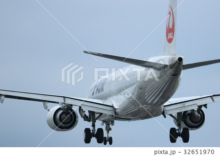 飛行機 着陸 飛行機 着陸 32651970