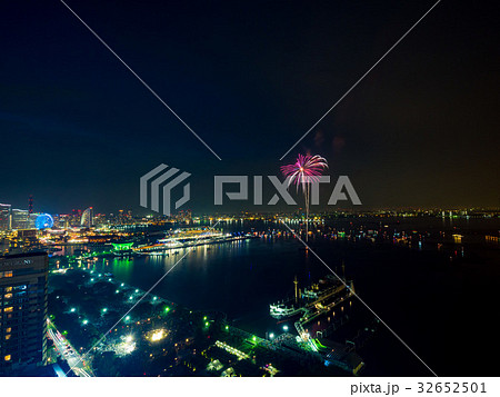 横浜の花火大会 32652501