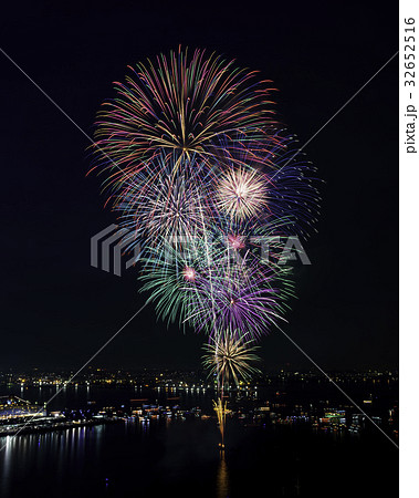 横浜の花火大会 32652516