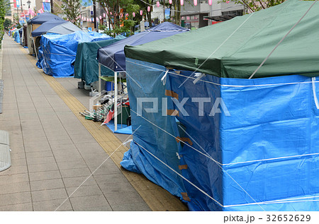 お祭り、準備中の屋台・露店 お祭り、準備中の屋台・露店 32652629