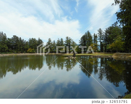 毛越寺庭園 大泉が池 池中立石 毛越寺庭園 大泉が池 池中立石 32653791