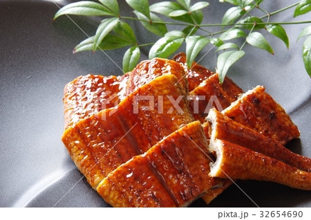 ウナギ蒲焼き ウナギ蒲焼き 32654690