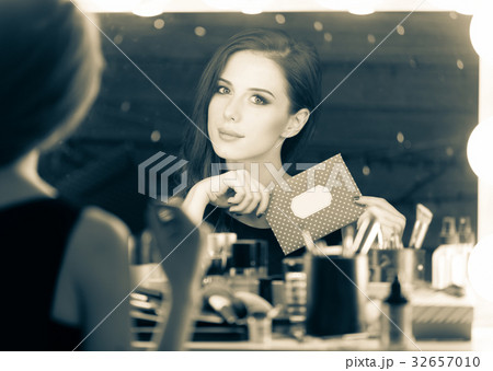 Portrait of a beautiful woman with certificate Portrait of a beautiful woman with certificate 32657010
