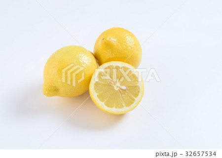 輪切りのレモン 32657534