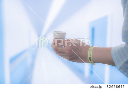 入院（イメージフォト） 32658655