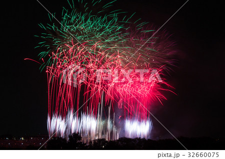 葛飾納涼花火大会2017　光の競演 32660075