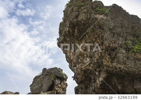浜比嘉島の奇岩石群 32663199