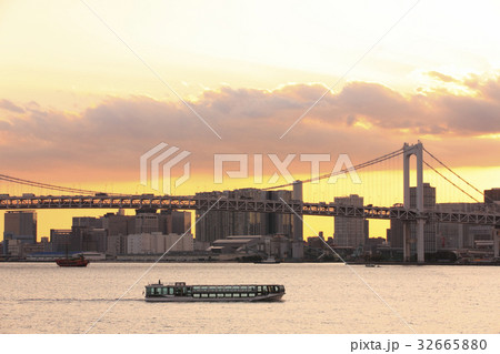 レインボーブリッジ夕焼け 32665880