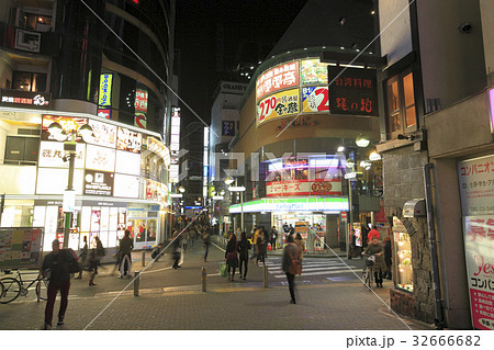 渋谷センター街夜景にぎわい 32666682
