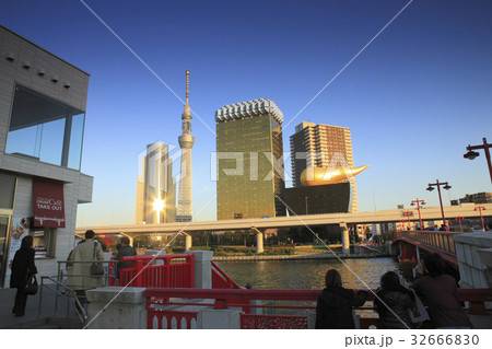 スカイツリーとアサヒビール本社 スカイツリーとアサヒビール本社 32666830