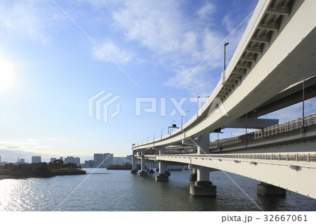 青空とレインボーブリッジ 32667061