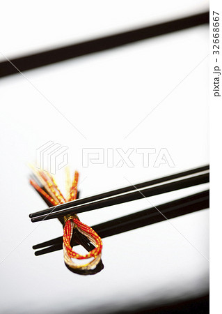 箸と箸置き 32668667