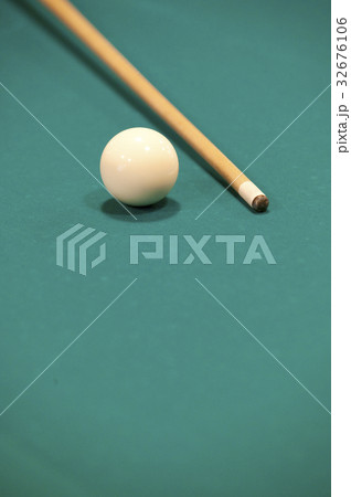 ビリヤード 32676106
