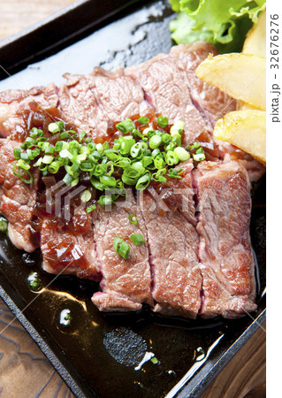 牛ステーキ 牛ステーキ 32676276