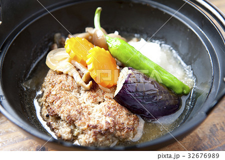 煮込みハンバーグ 32676989