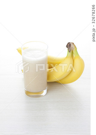 バナナとバナナジュース バナナとバナナジュース 32678266