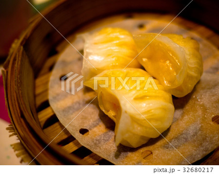 香港名物　エビ餃子 32680217