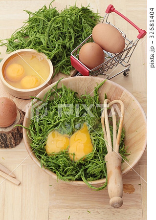 Egg and vegetables acacia pennata for omelet Egg and vegetables acacia pennata for omelet 32681404