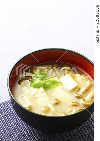 なめこと豆腐の味噌汁10 32683106