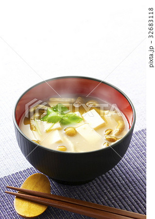 なめこと豆腐の味噌汁7 なめこと豆腐の味噌汁7 32683118