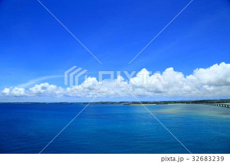 伊良部大橋と青い海 伊良部大橋と青い海 32683239