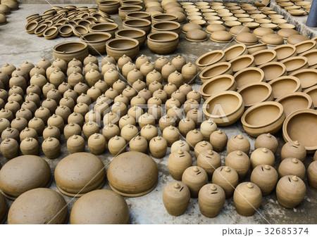 Pottery production base in Hoi An, Vietnam Pottery production base in Hoi An, Vietnam 32685374
