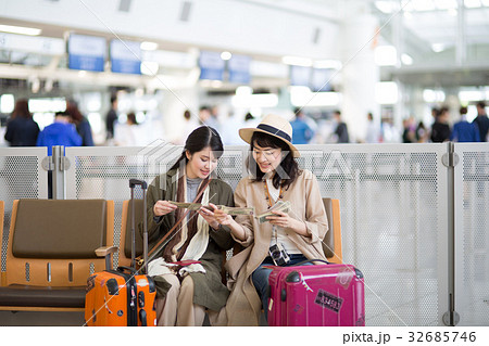 女子旅　空港 32685746