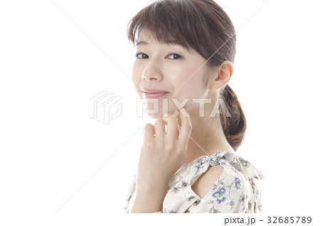 さわやかな女性ポートレート さわやかな女性ポートレート 32685789