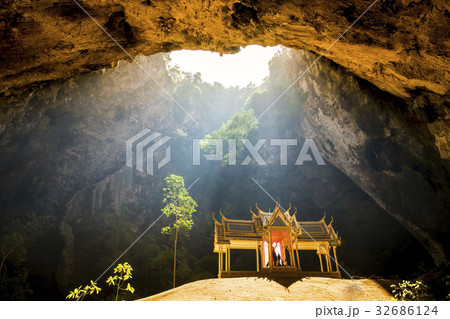 Pavillon in Phraya Nakorn cave nearby Hua Hin 32686124