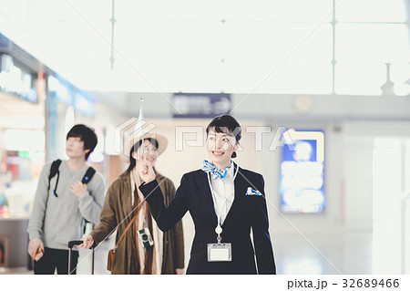 空港　ツアー添乗員 32689466