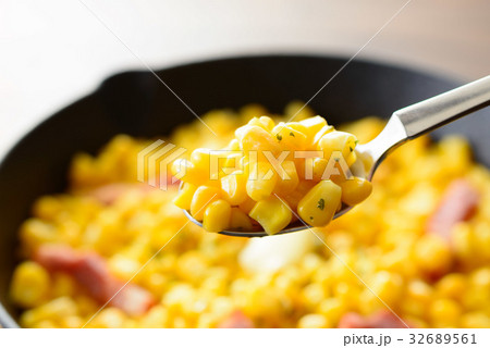 バターコーン　ベーコン 32689561