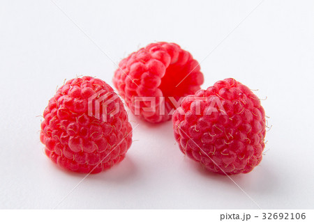 Raspberries on a white background 32692106