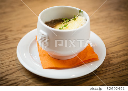French onion soup 32692491