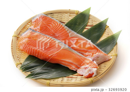 鮭の切り身 32693920