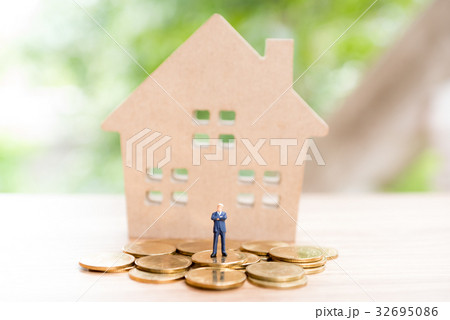 Miniature people,Real estate investment.  32695086